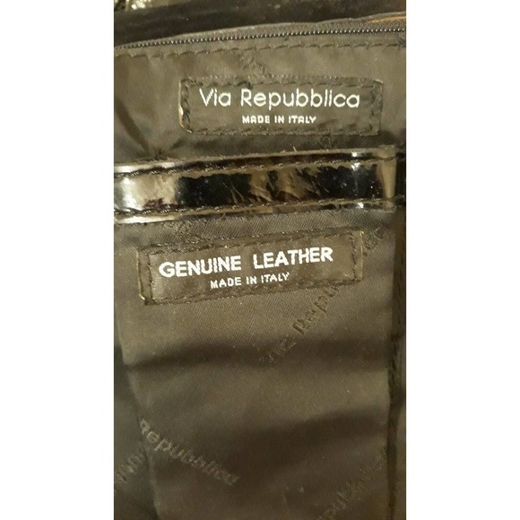Via Repubblica handbag. Made in Italy. Condition is Very Good. - Picture 7 of 7